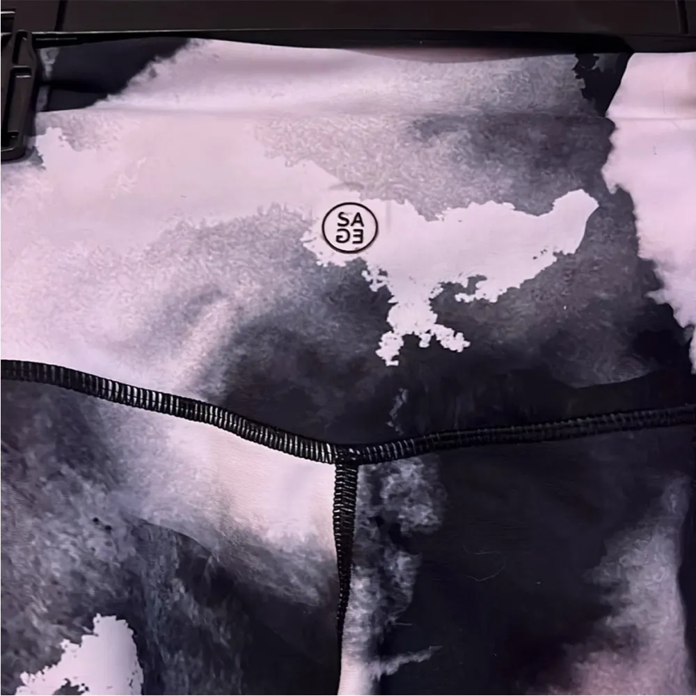 Black and White Tie-Dye Leggings - Image 3