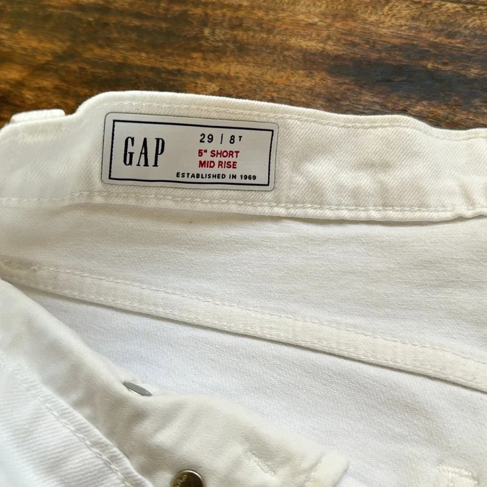 Gap white 29   Mid rise jeans shorts size 8 - Image 6