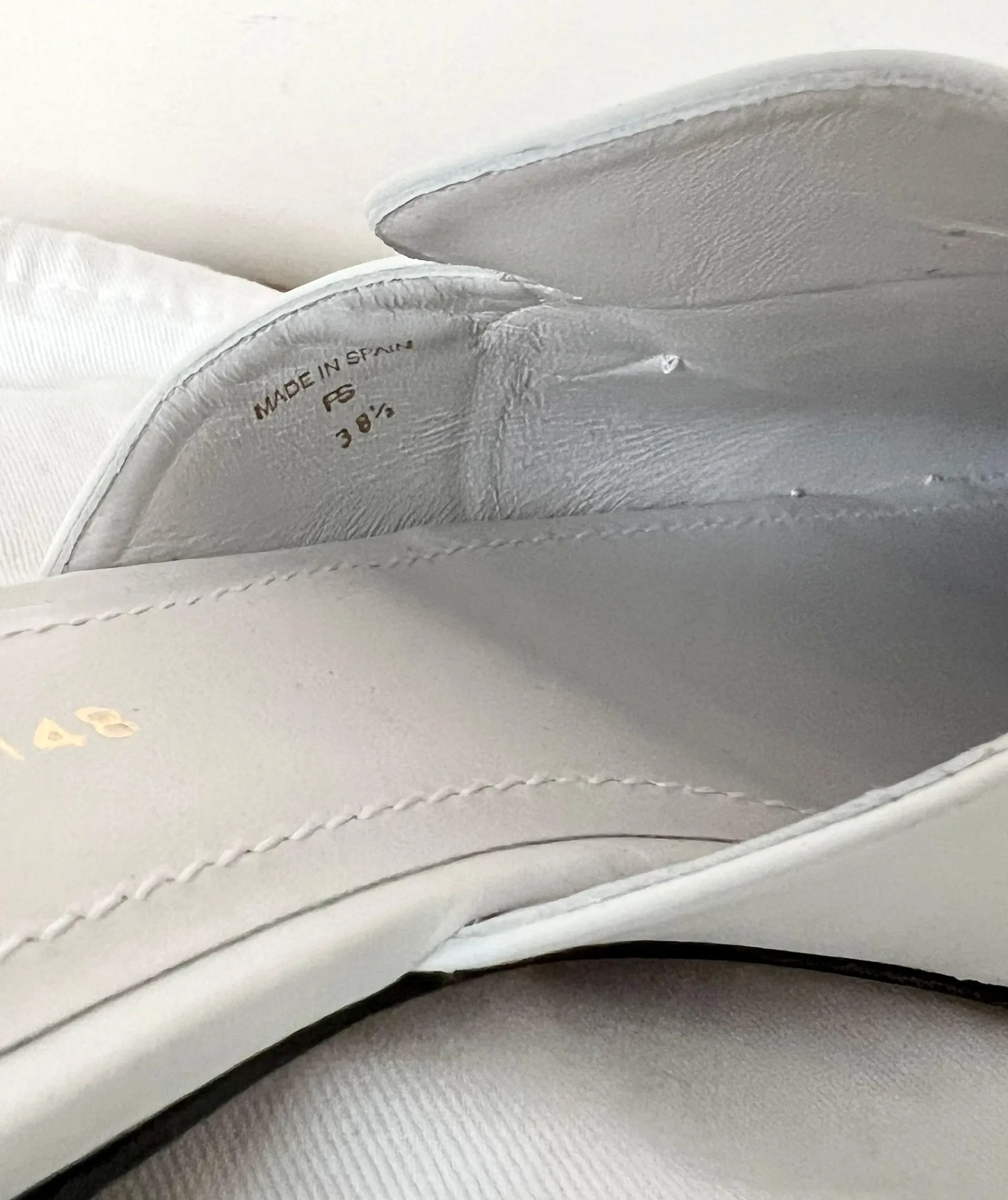 La Fayette 148 Leather Mules  - Image 10