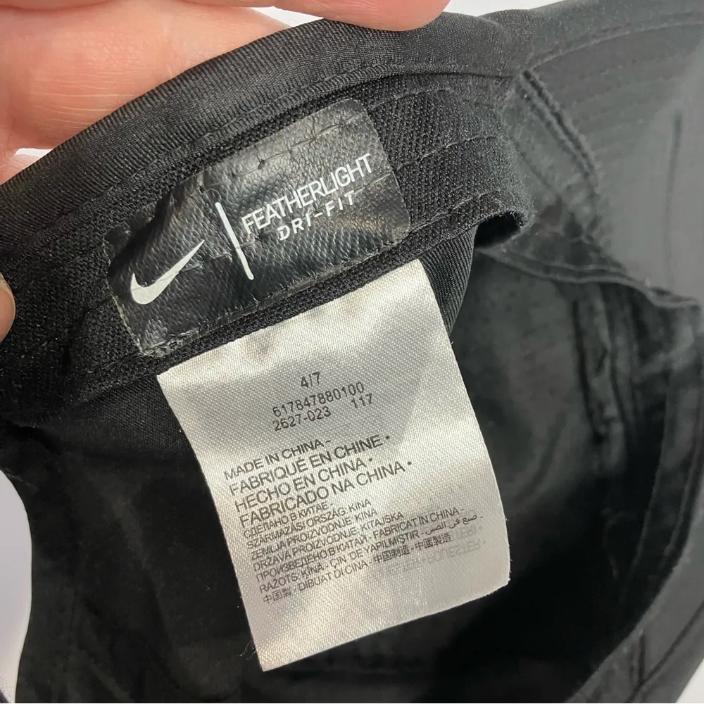 Nike feather light‎ dri-fit hat one size - Image 4