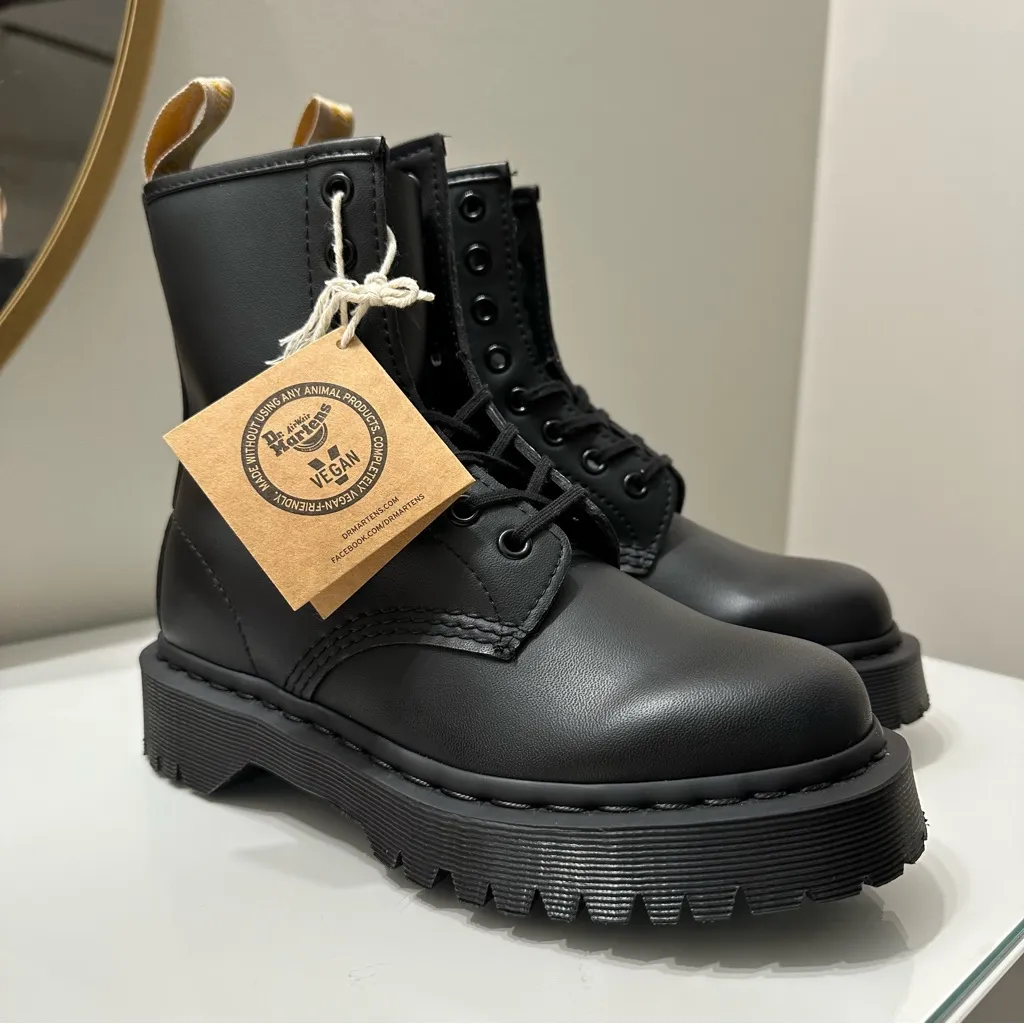 Dr. Doc Martens 1460 Vegan Bex Mono Lace Up Black Out Leather Women's Boots Sz 5 - Image 2