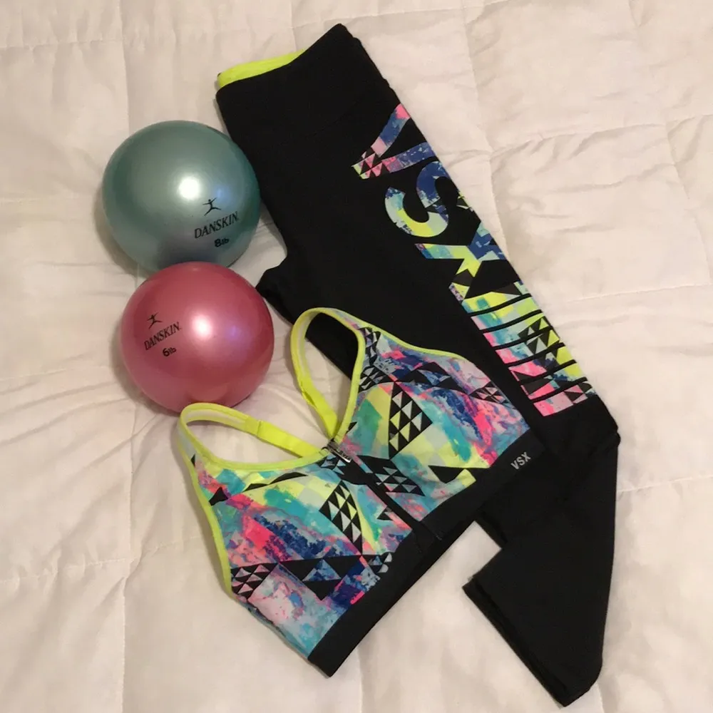 Victoria’s Secret VSX Knockout Workout Set 34C & M - Image 6