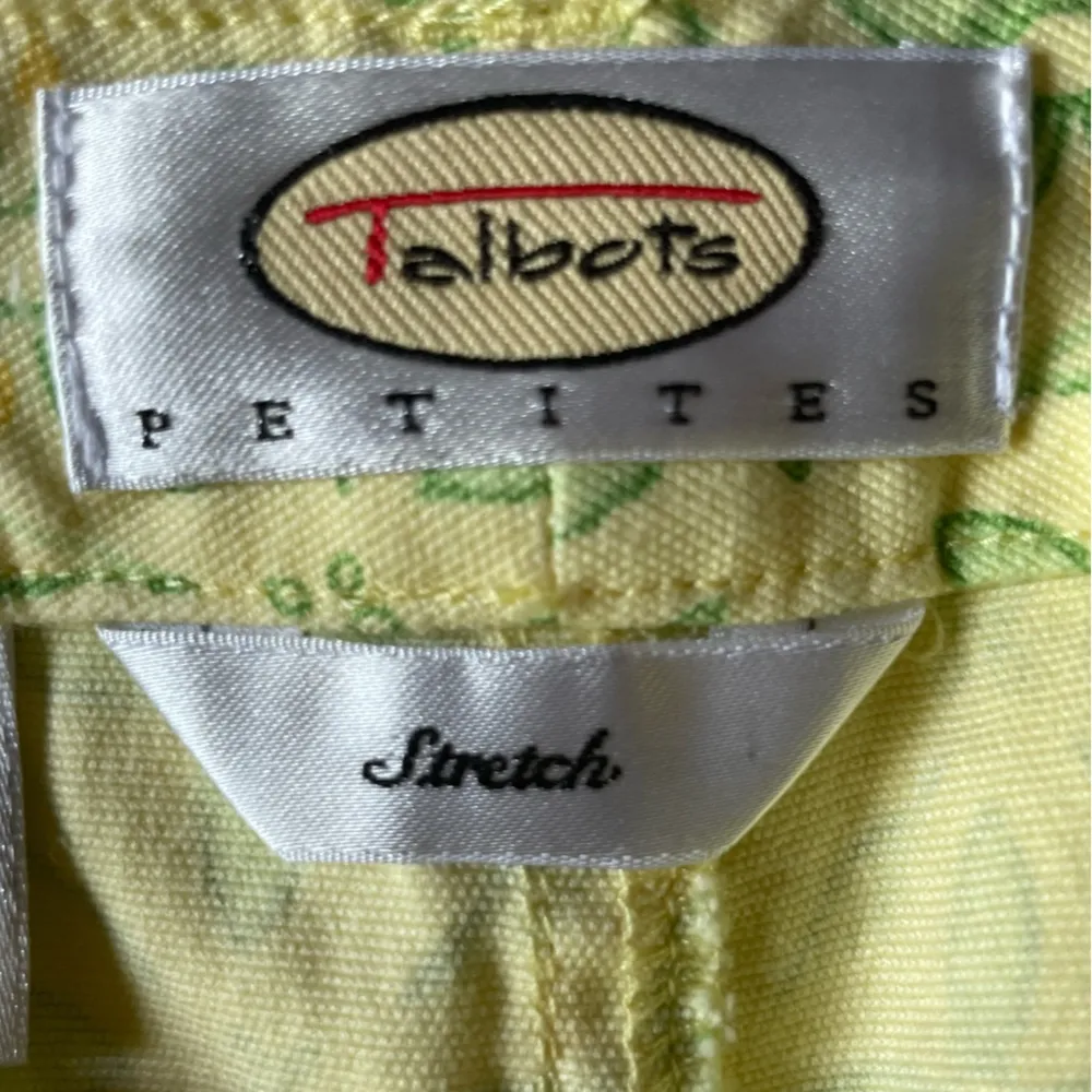 Talbot’s Petites Yellow Floral Cropped Capri Spring Summer Beach Stretch Pants - Image 5