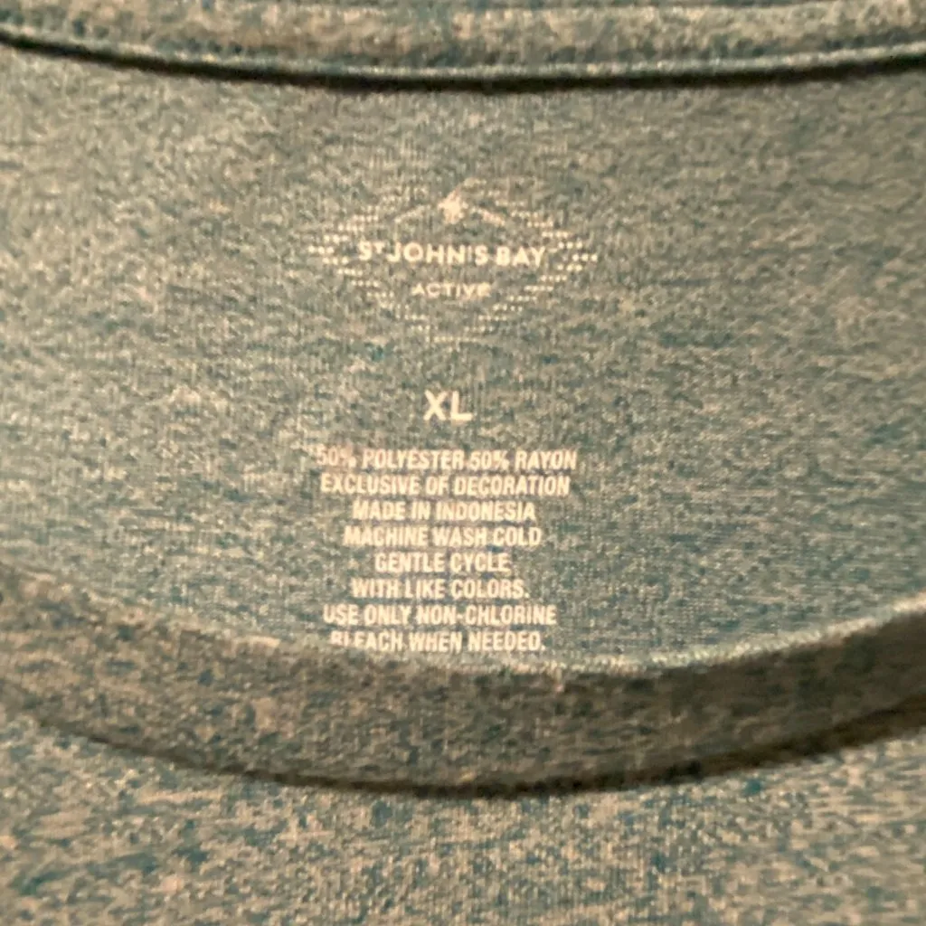 St. John's Bay Women's Green T-shirt - Image 2