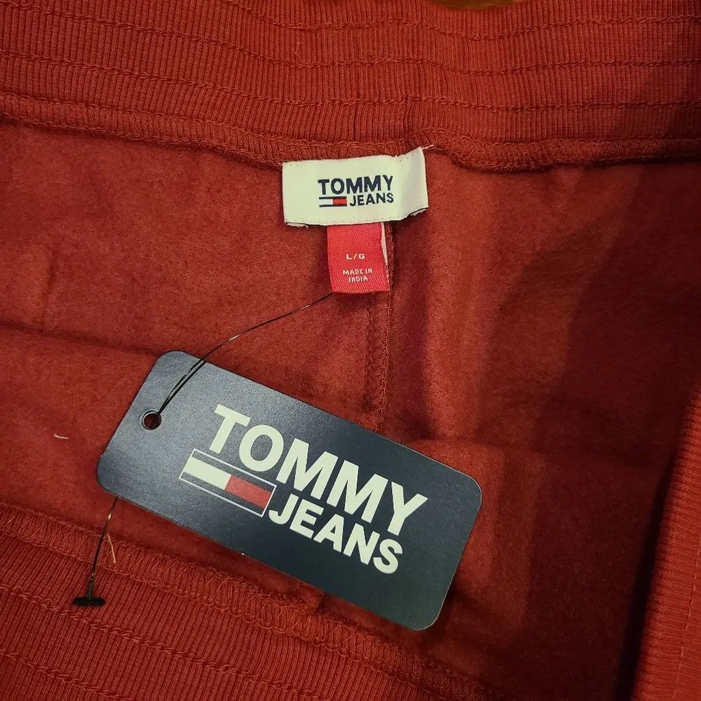Tommy Jeans Red Shorts Size Large - Image 5