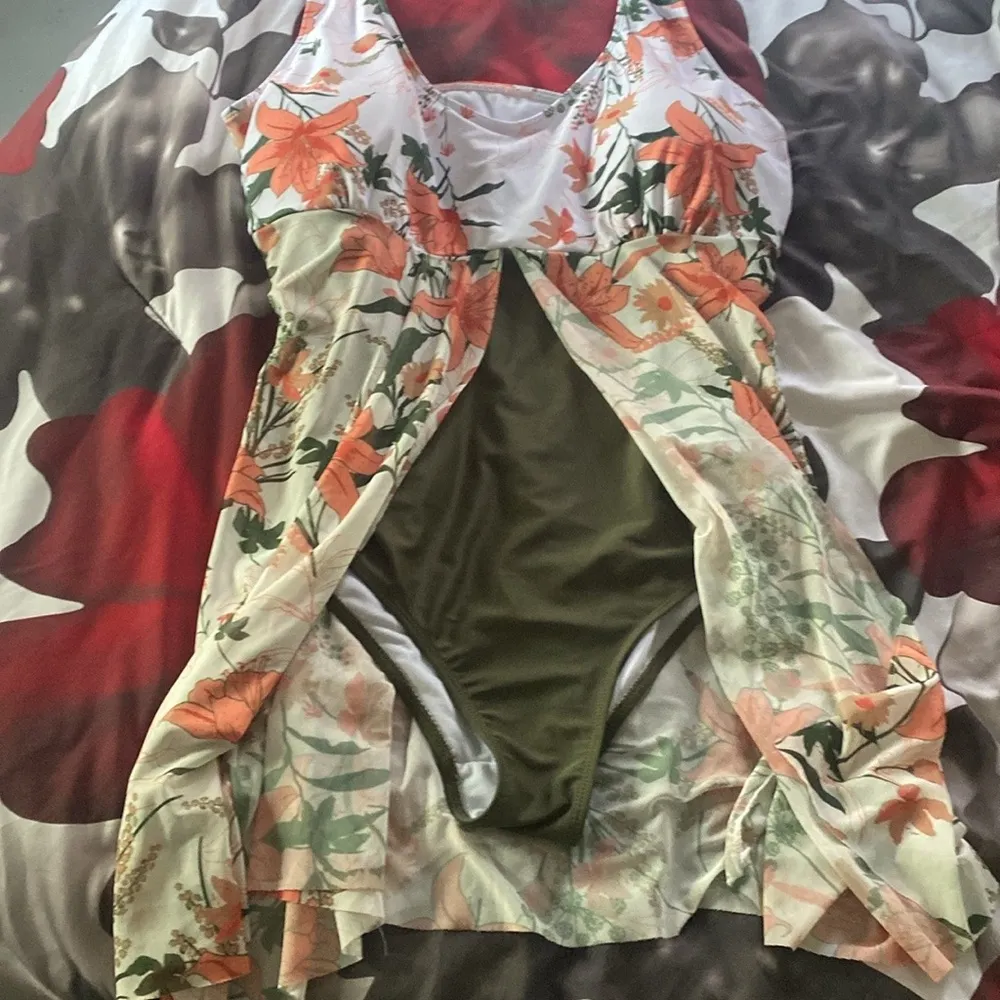 Beautiful sheer bottom built in bra size 4 XL Orange - Image 6