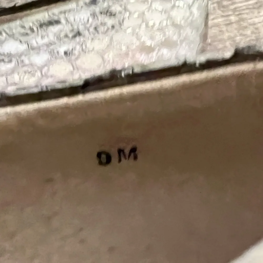 Vintage Vanna White Silver Heels Shoes Women’s Size 9 Leather Reptile Scale - Image 6