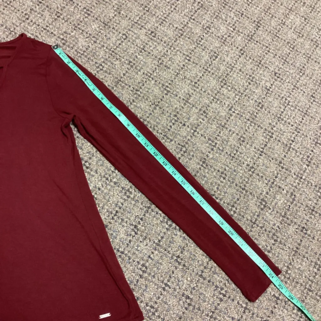 Hollister Burgundy Maroon Long Sleeve V-neck Top * Size Medium - Image 3