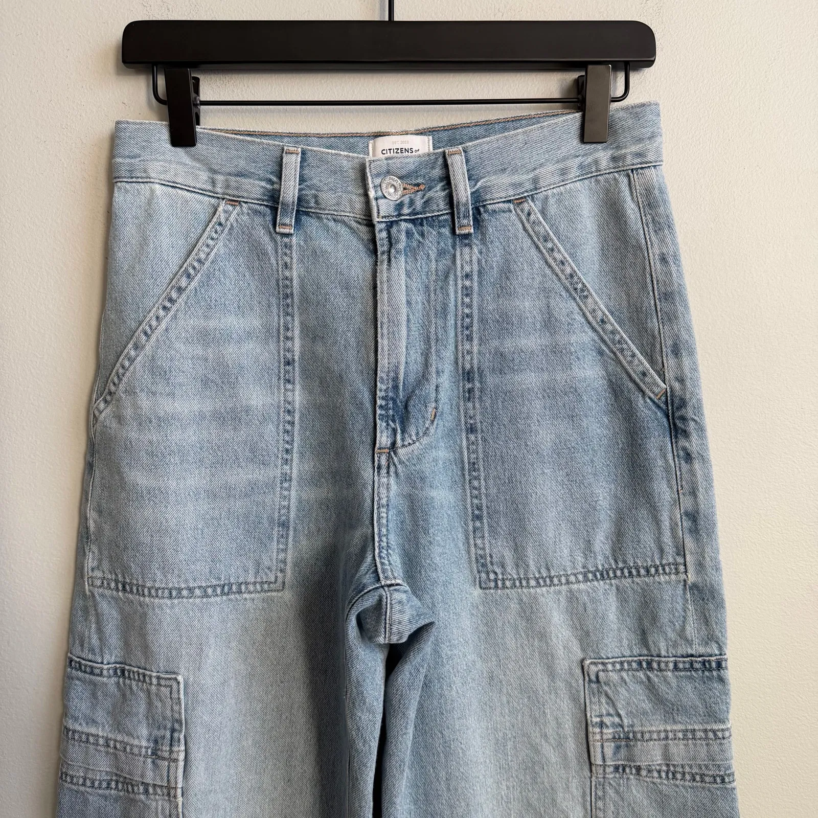 Citizens of Humanity Marcelle Cargo Jeans in Cloud Nine Light Wash Size 25 - Image 5