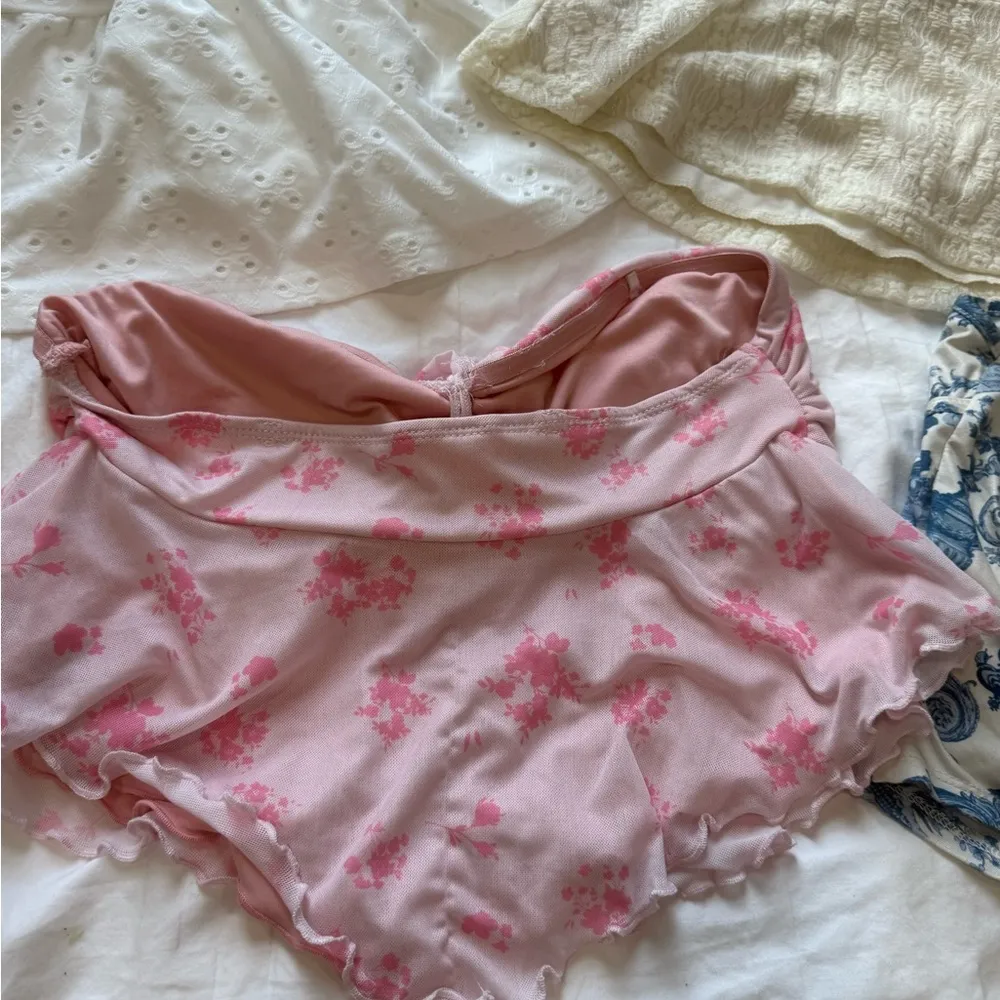 SHEIN Crop Tops‎ Set - White, Cream, Pink, Blue Floral - Image 9
