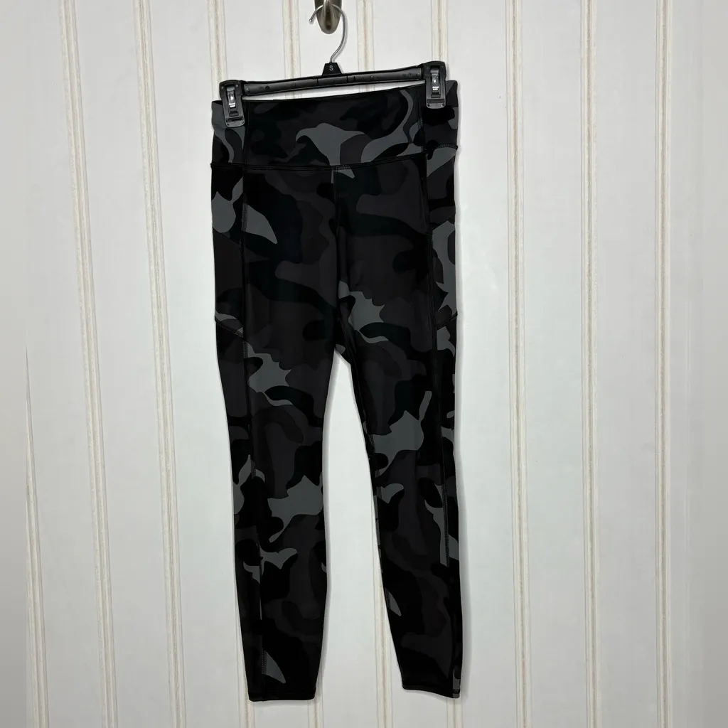 Athleta Contender Legging Sz X-Small Camo Black Gray Zipper Pocket Activewear - Image 5