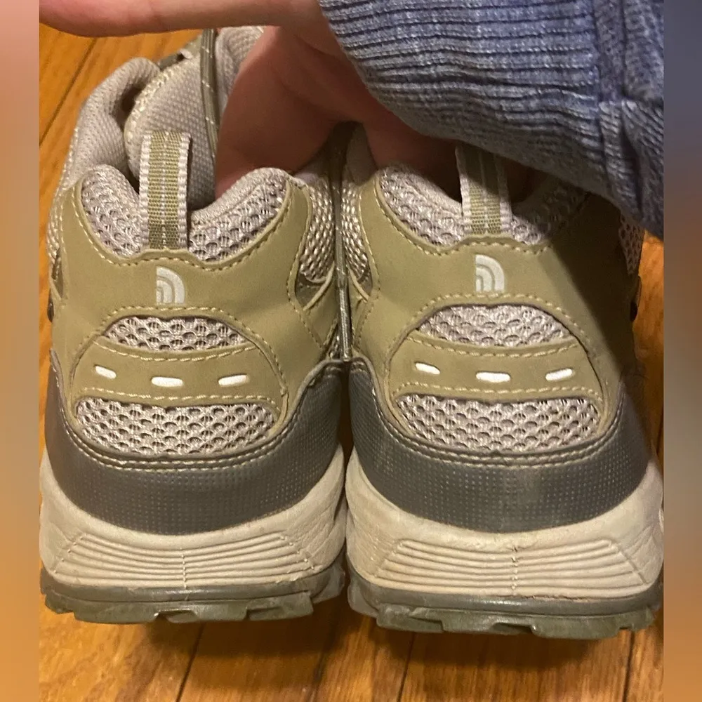 The North Face XCR Gore Tex Trail Grip Hiking Boots Womens Size 8.5 Gray Green - Image 4