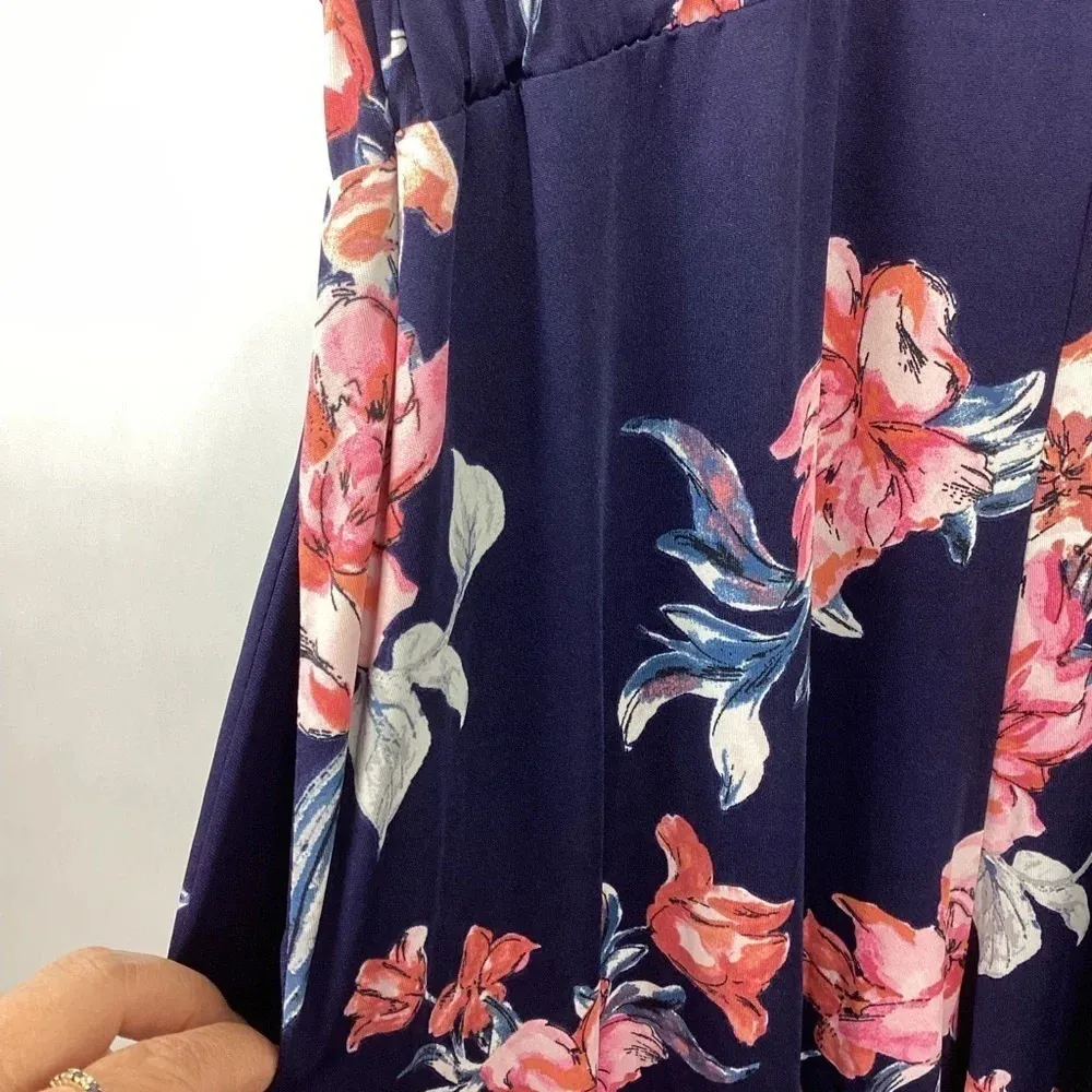 Sandra Darren Floral Cropped Jumpsuit Size Medium NWT - Image 7