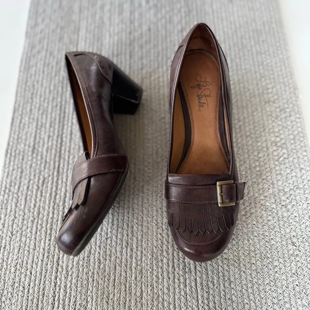 Life Stride Reese Oxblood Brown Heeled Loafers w Fringe Gold Buckles Size 9.5 - Image 5