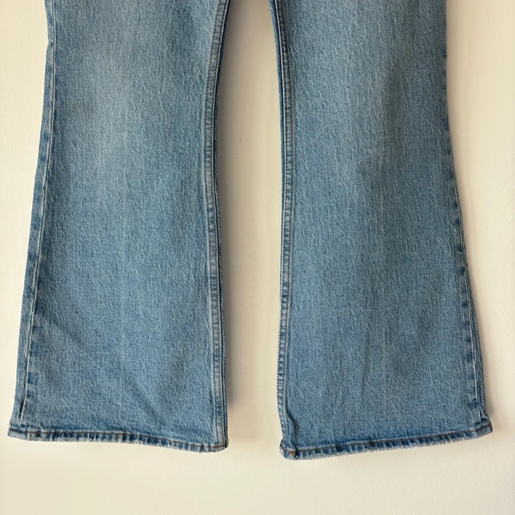 Abercrombie & Fitch The Vintage Flare High Rise Jean Light Wash Denim Curve Love - Image 3