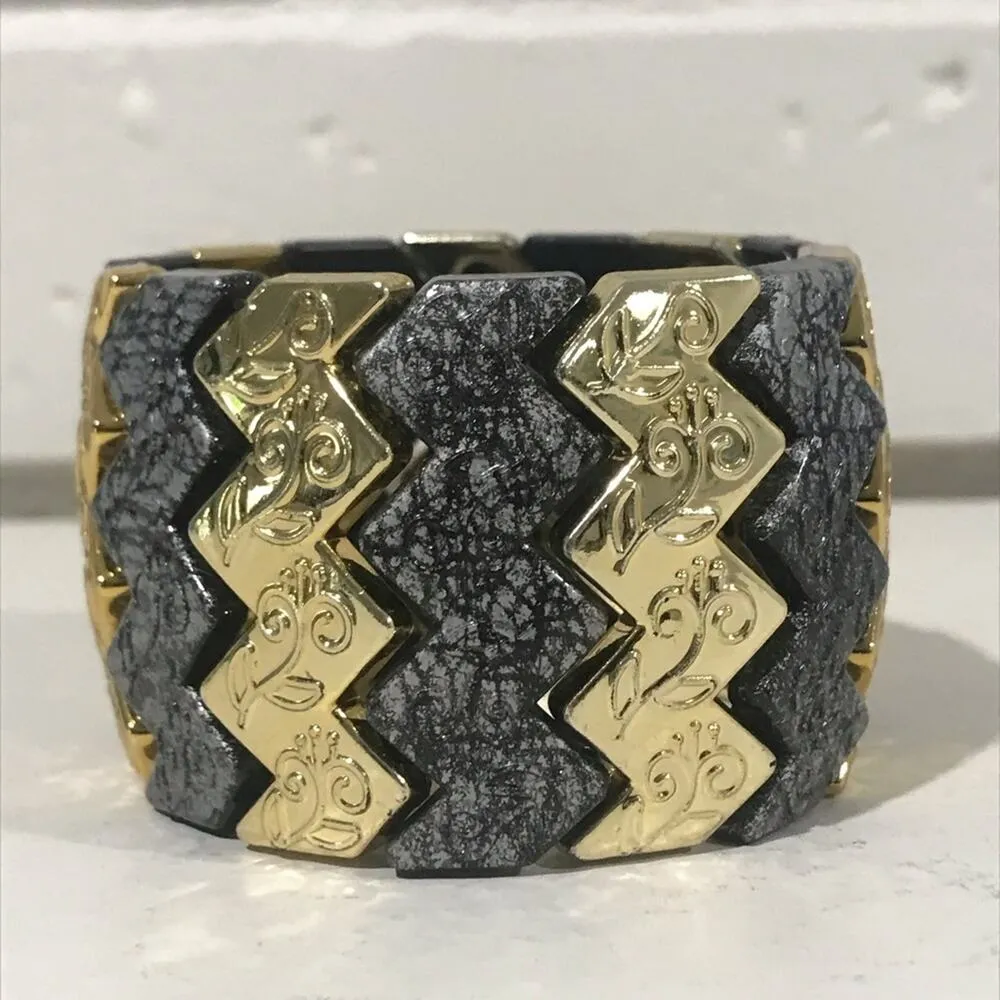 Costume Jewelry Stretch Bracelet Gold and Gray Zig Zag Pattern 1 5/8” Wide - Image 5