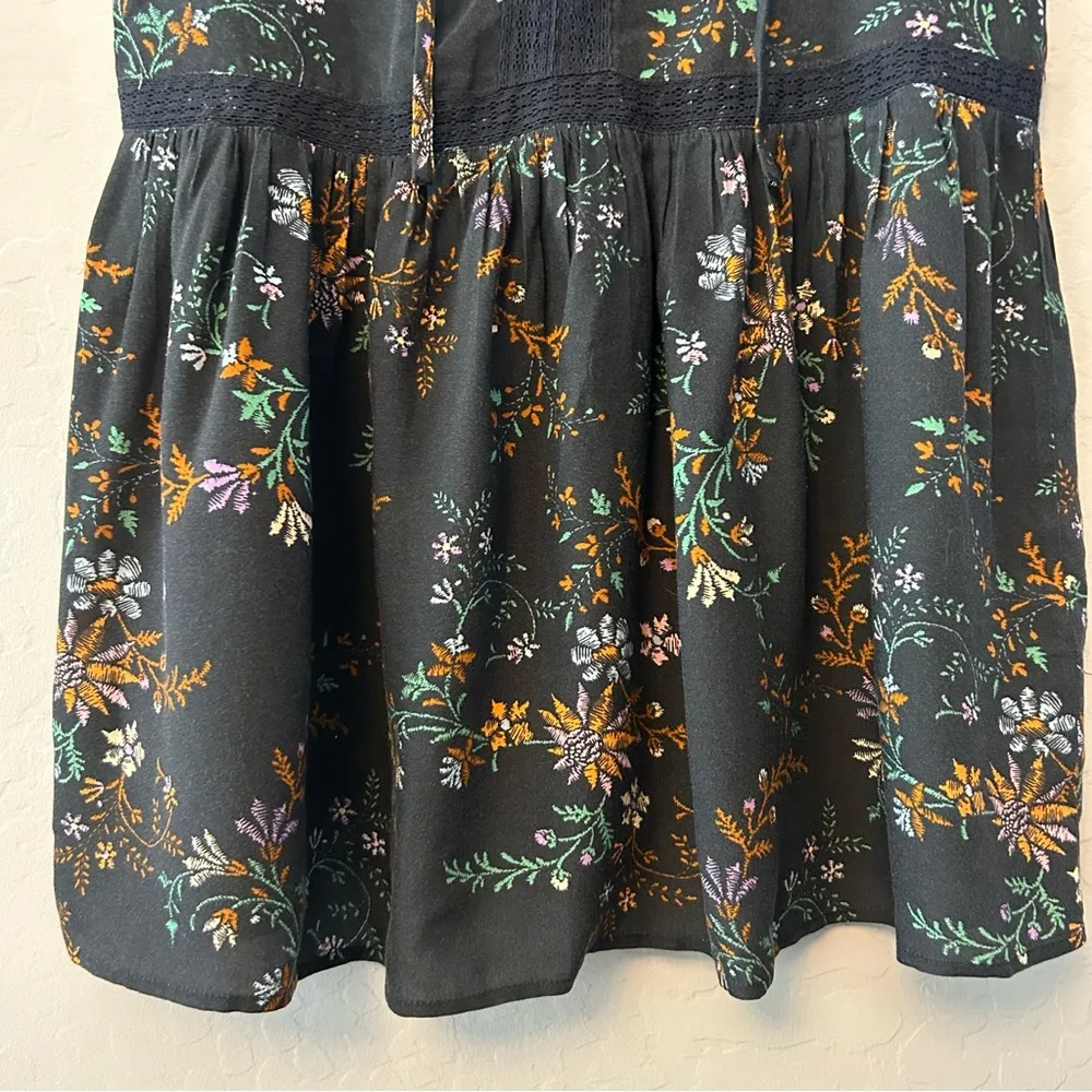 Buffalo David Bitton black floral boho dress with lace details size medium - Image 9