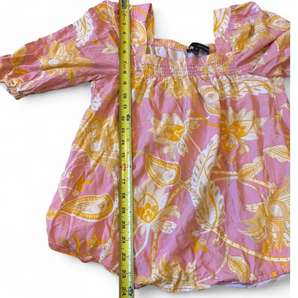 Harvey Bernard Size M Pink Coral Gold Floral Smocked Square Neck Peasant Top Size M - Image 4