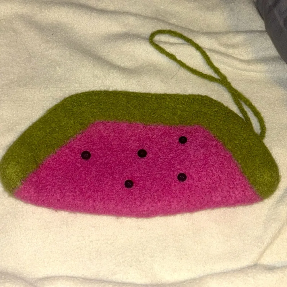 FLOWERBASKET LADYBUG DESIGN WATERMELON PURSE BY CHRISTINE PANE
ADORABLE WRISTLET Green - Image 4