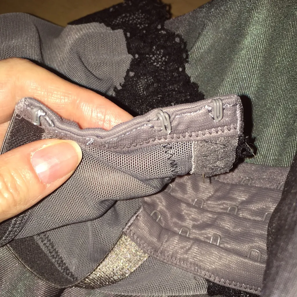 B17 Cacique Satiny Underwired Bra Thick Adjustable Straps Gray Size 46DDD w/Flaw - Image 10