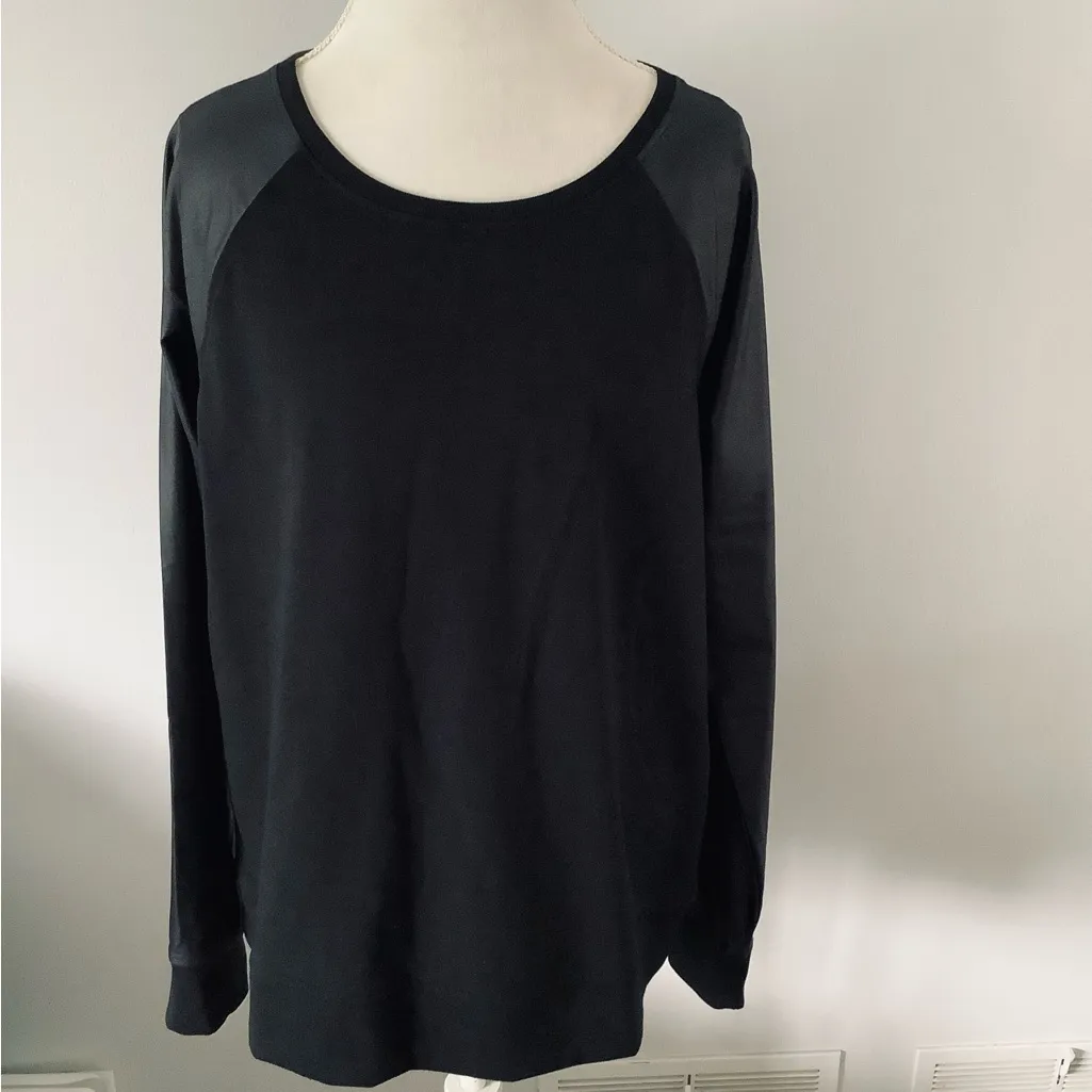 VICTORIA SECRET SPORT TOP/ SWEATSHIRT 🦋🦋🦋 - Image 3