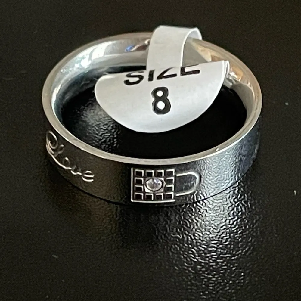 Love lock CZ titanium ring size 8 - Image 2