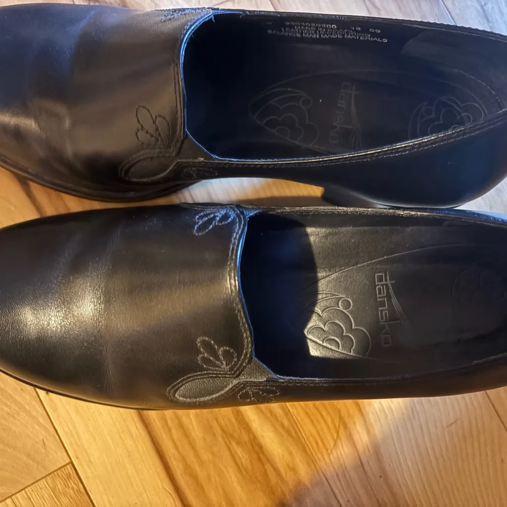 Dansko Black Leather Heels - Image 7