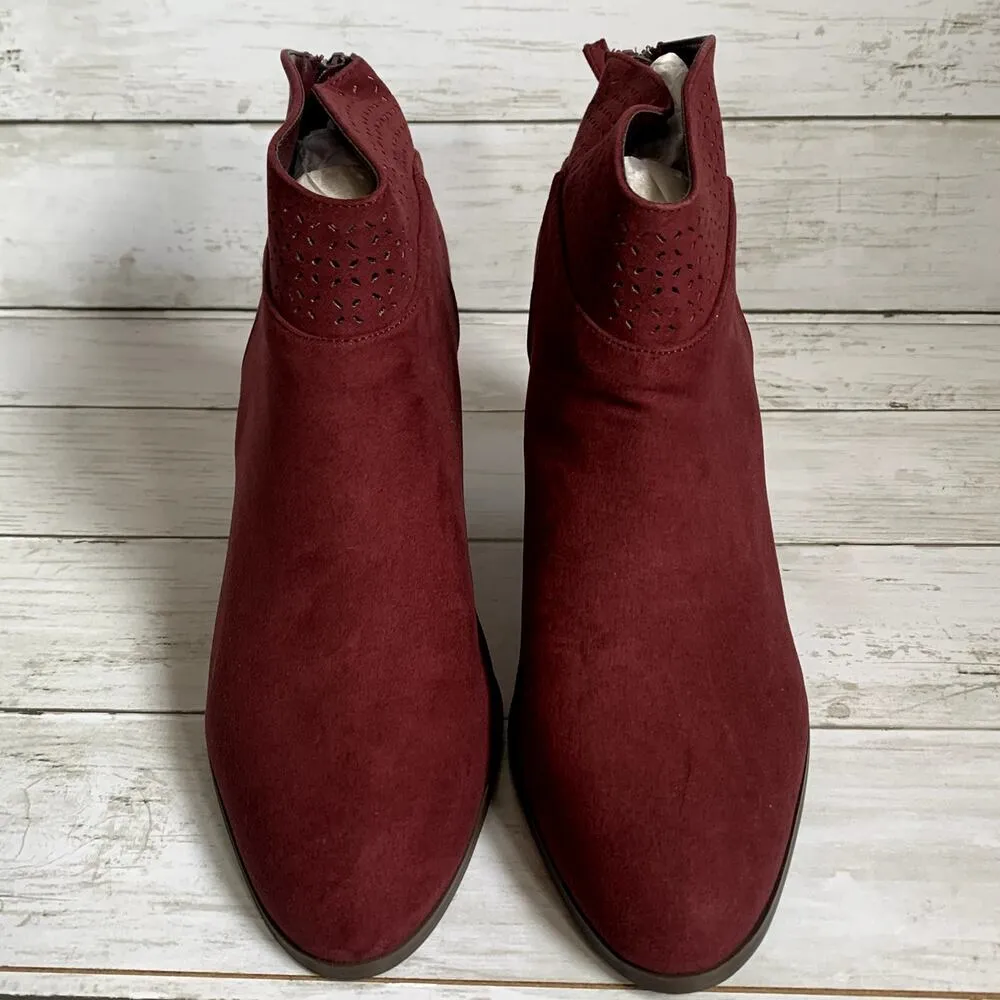 NWT Violet & Red Jackson Laser Cut Topline Booties in Burgundy Red Size 7.5 - Image 2