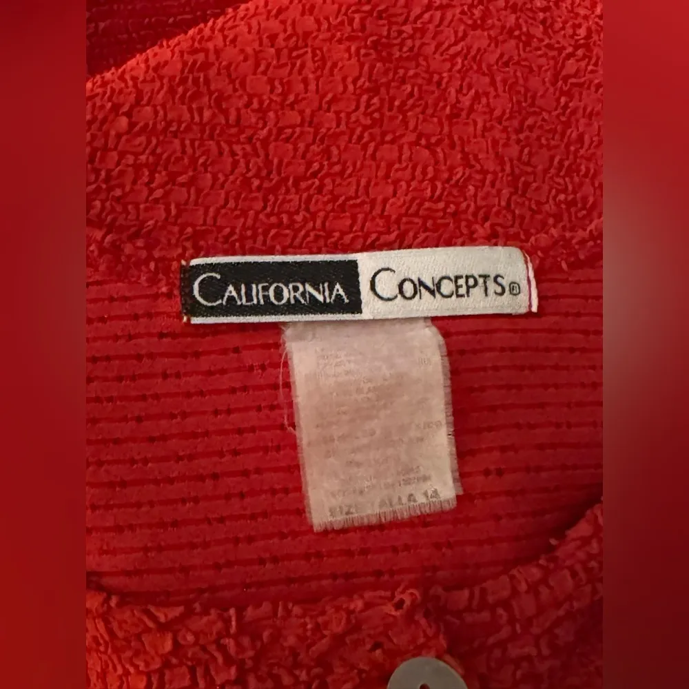EUC California Concepts Red Floral Button Up Blouse size 14 - Image 9