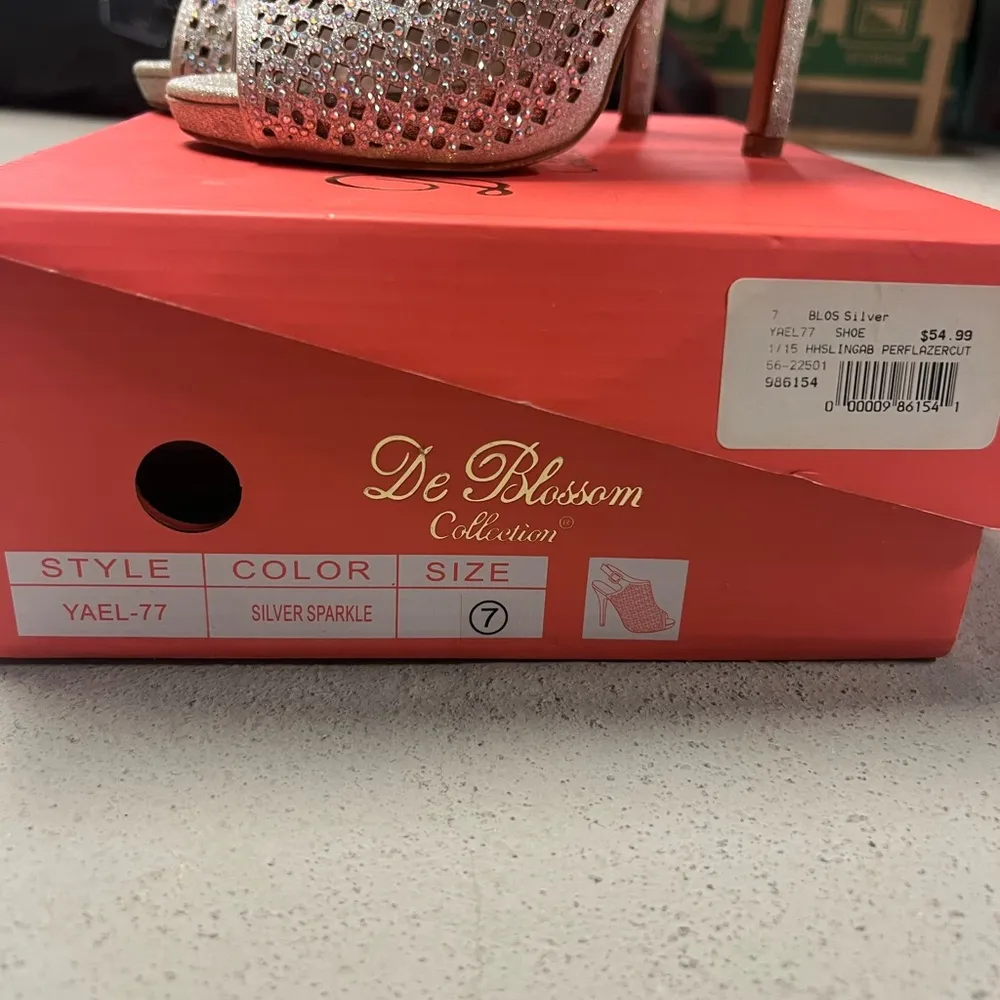 Peep Toe Sparkle Heels Silver Size 7 - Image 6