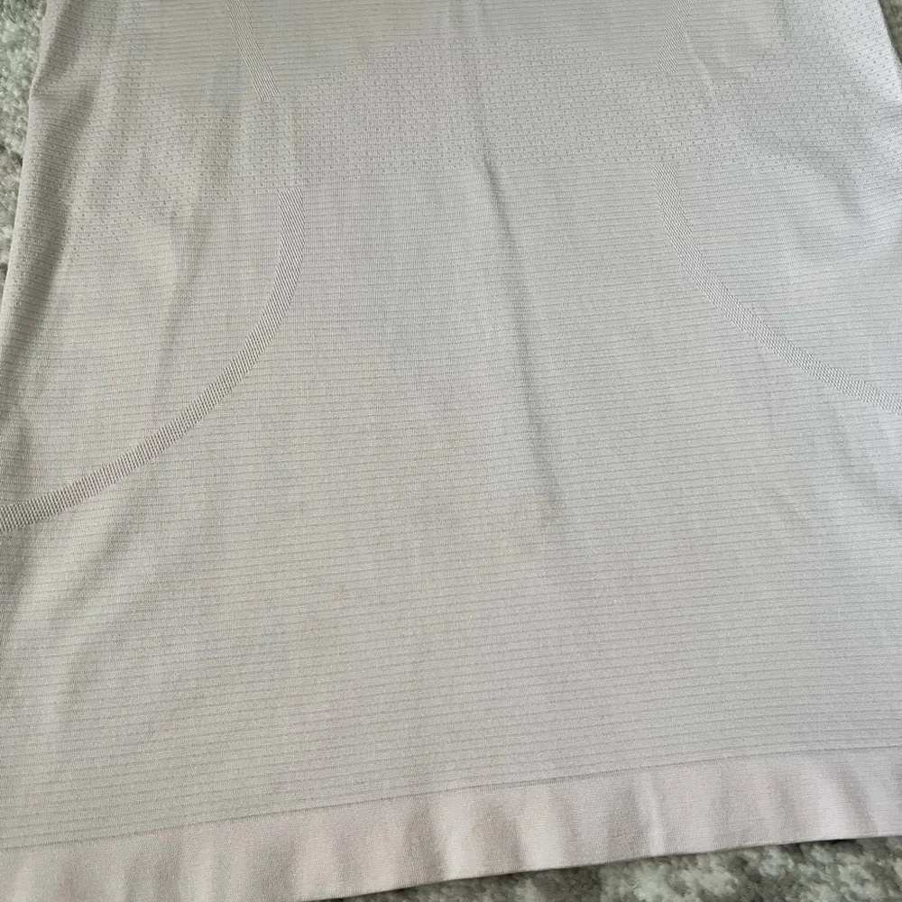 Lululemon Swiftly Tech Short Sleeve 2.0 - Image 7