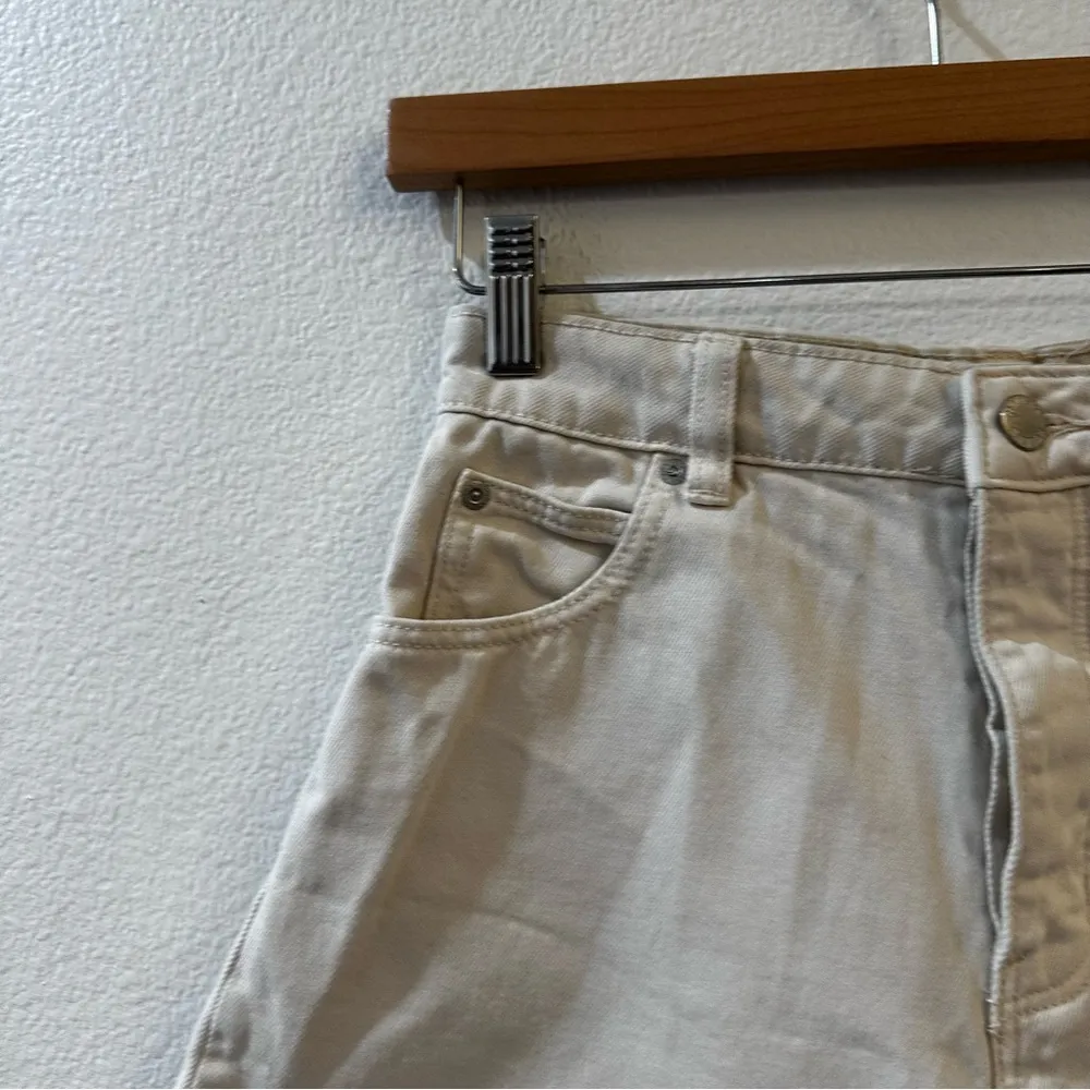 Rolla's Original Denim Short in Salt Raw Hem High Rise Size 25 White - Image 5