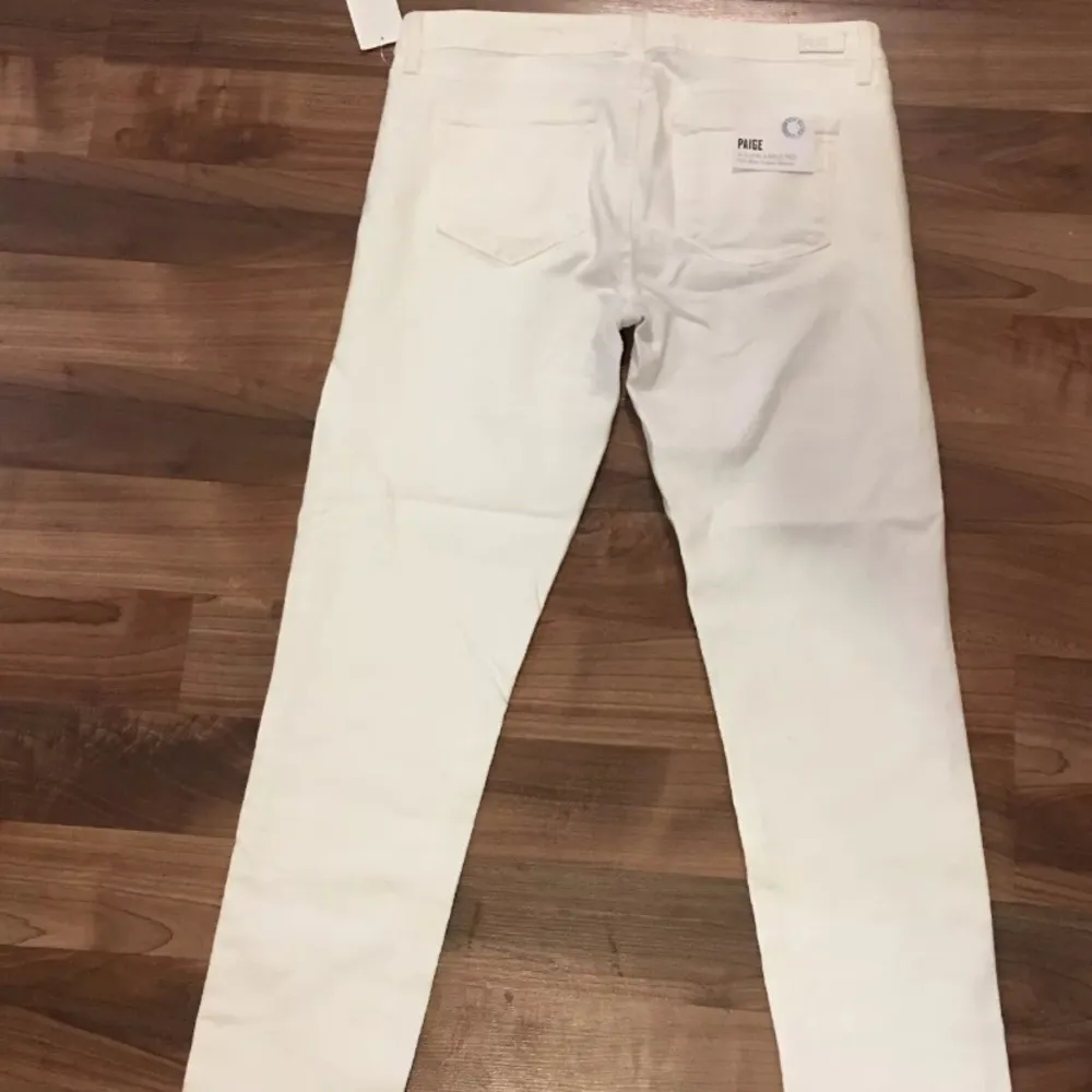 NWT  Denim Skyline Ankle Peg Leg Skinny Jeans Size 32 White - Image 4