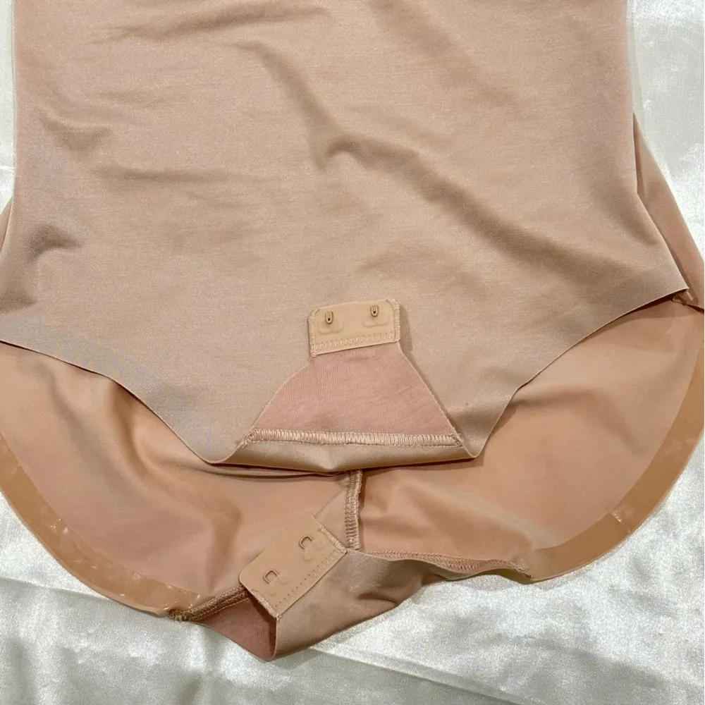 Spanx Suit Your Fancy Bodysuit Strapless Cupped Brief Convertible Tan Small - Image 9