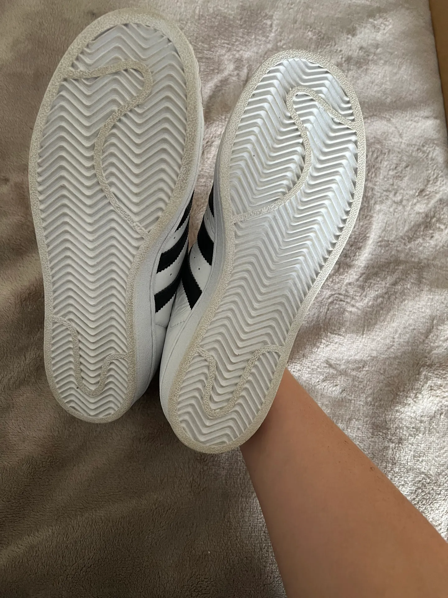 Superstar Tennis Shoes - Image 4