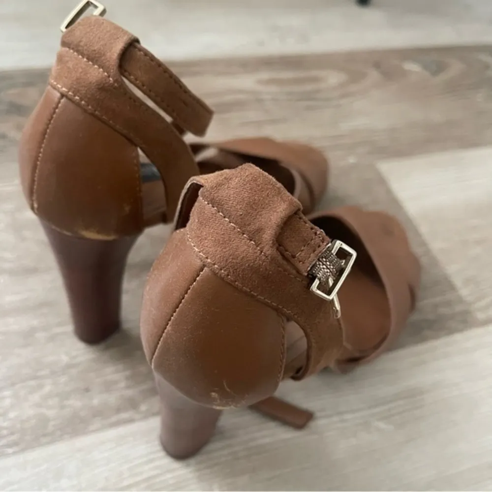 White House Black Market brown heels​ size 6 - Image 10