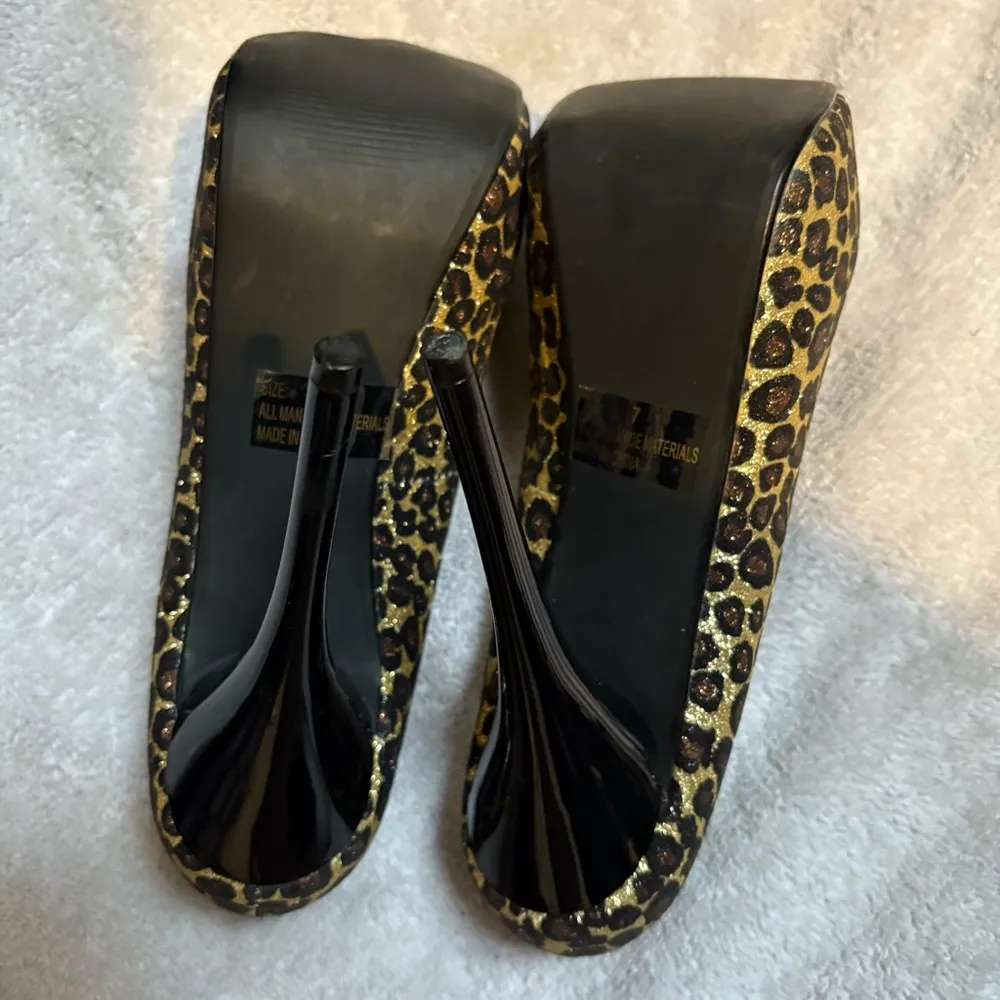 Shi by journey leopard print heels size 7 - Image 11