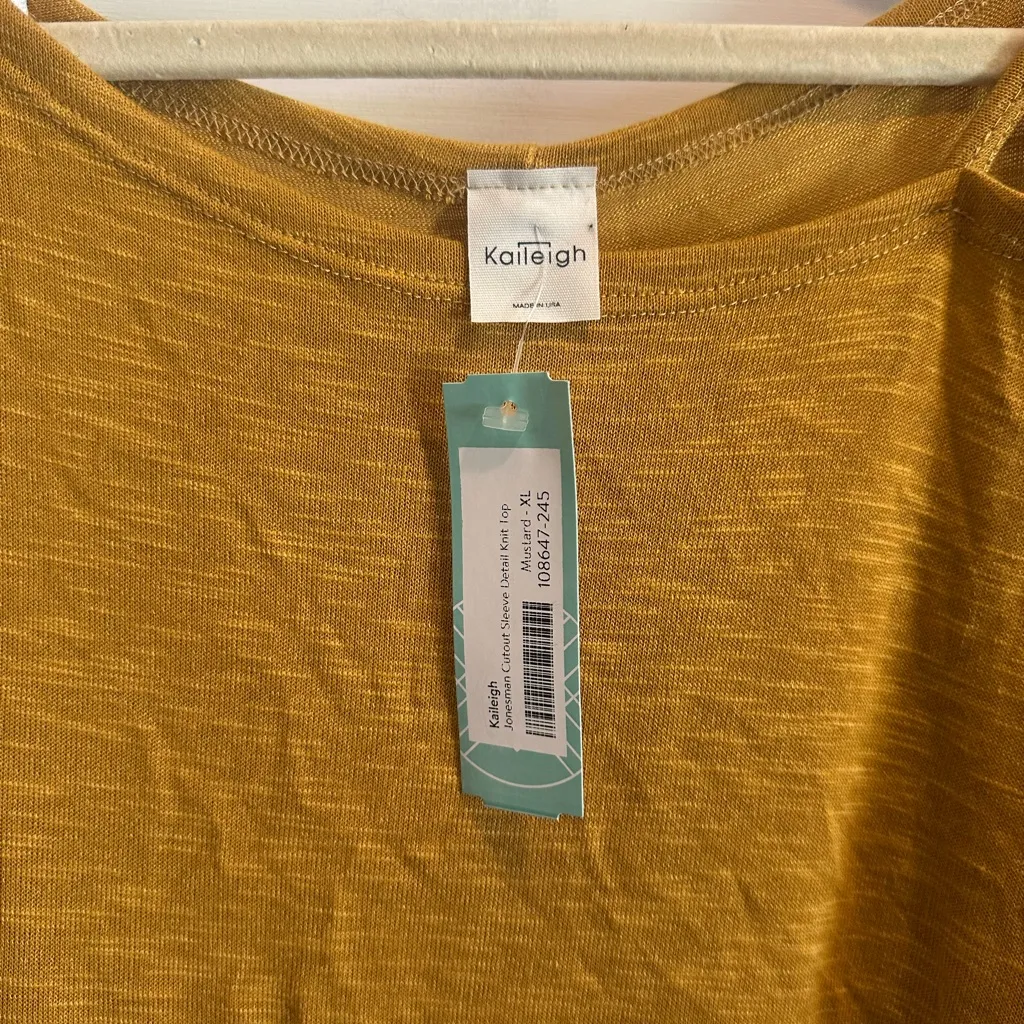 Kaileigh Mustard Short Sleeve Top - Image 2