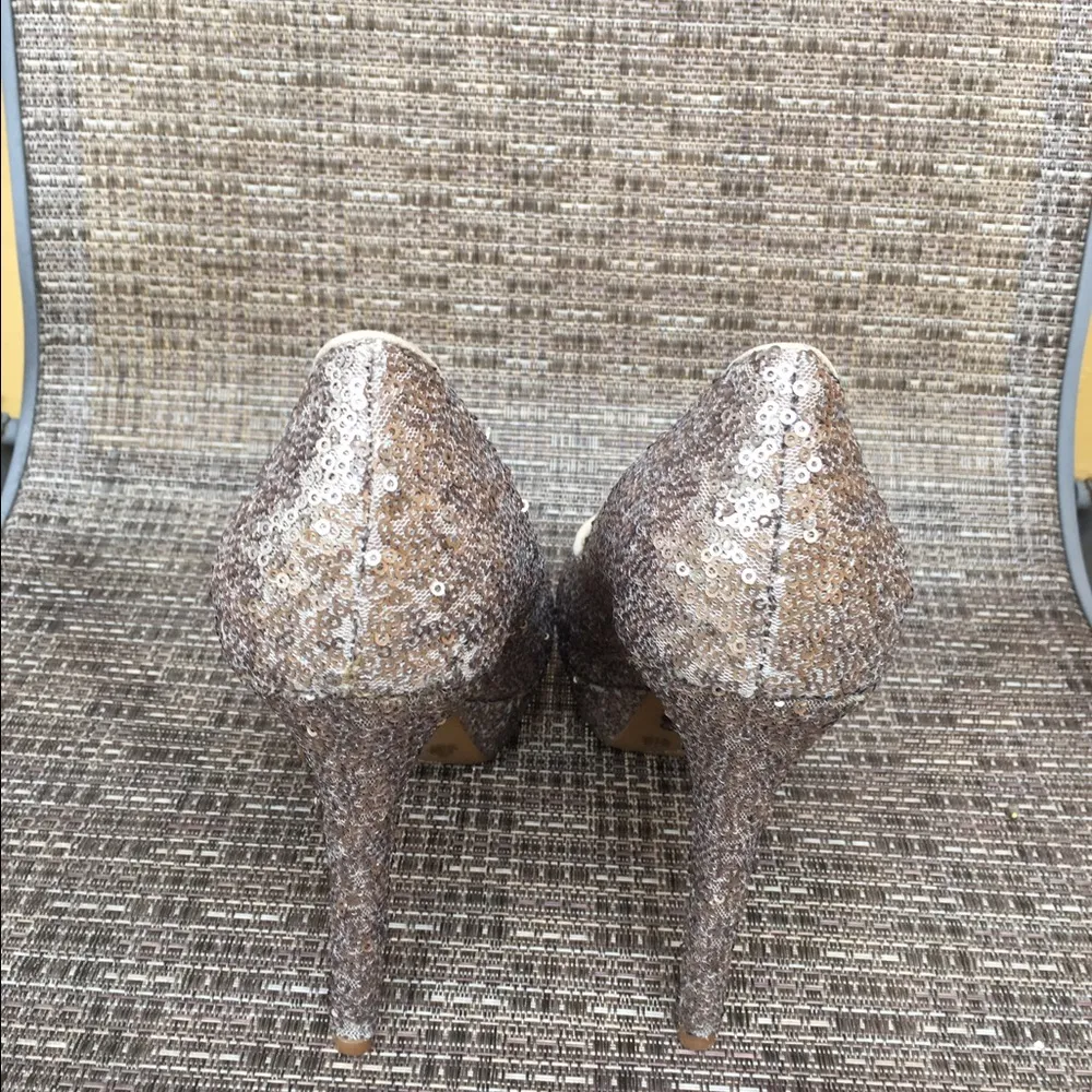 Gianni Bini Gold Sequin Heels - Image 3