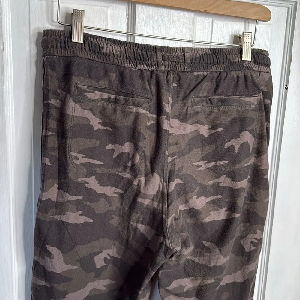 Athleta Camo Farallon Jogger #535275 in Black Olive Camo W1571 Sz 6 - Image 12