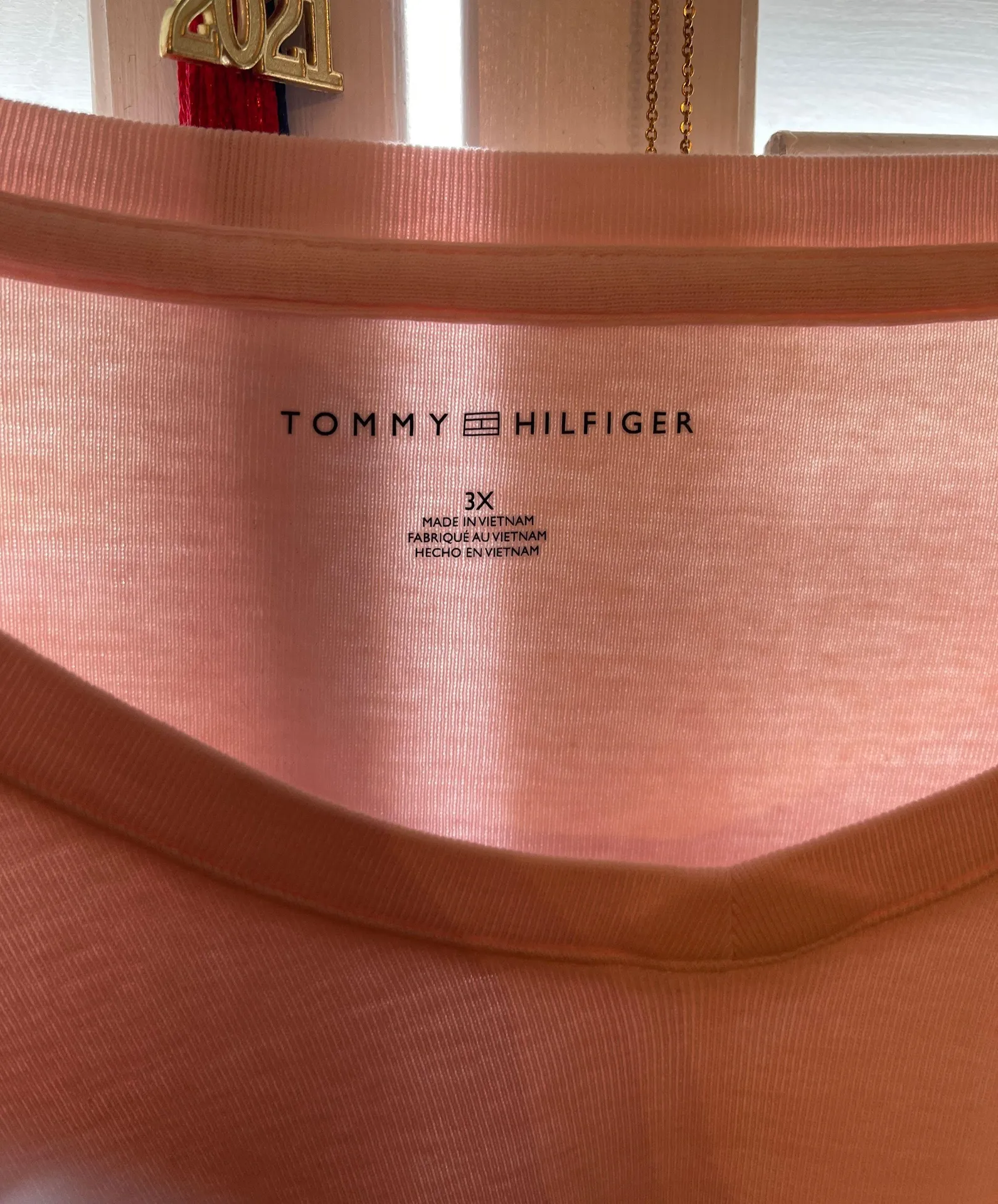 Tommy Hilfiger light pink tee - Image 3