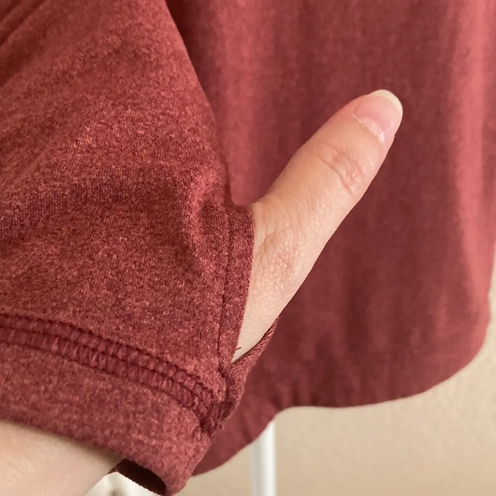 Active Top with Thumb Hole Size M - Image 4