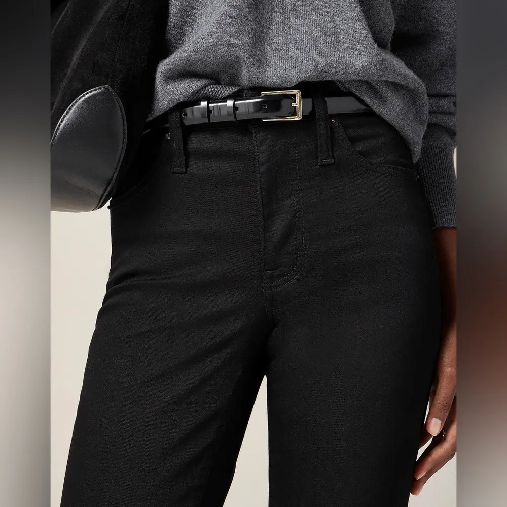 J. Crew Women’s Mid-rise slim jean in 2003 super-stretch black Size 26 NWOT Flaw - Image 2