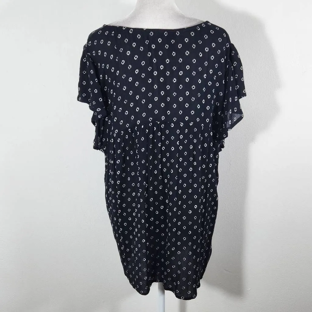 Old Navy Black Blouse with Flutter Sleeves Size XL Black and White Peasant Top - Image 5