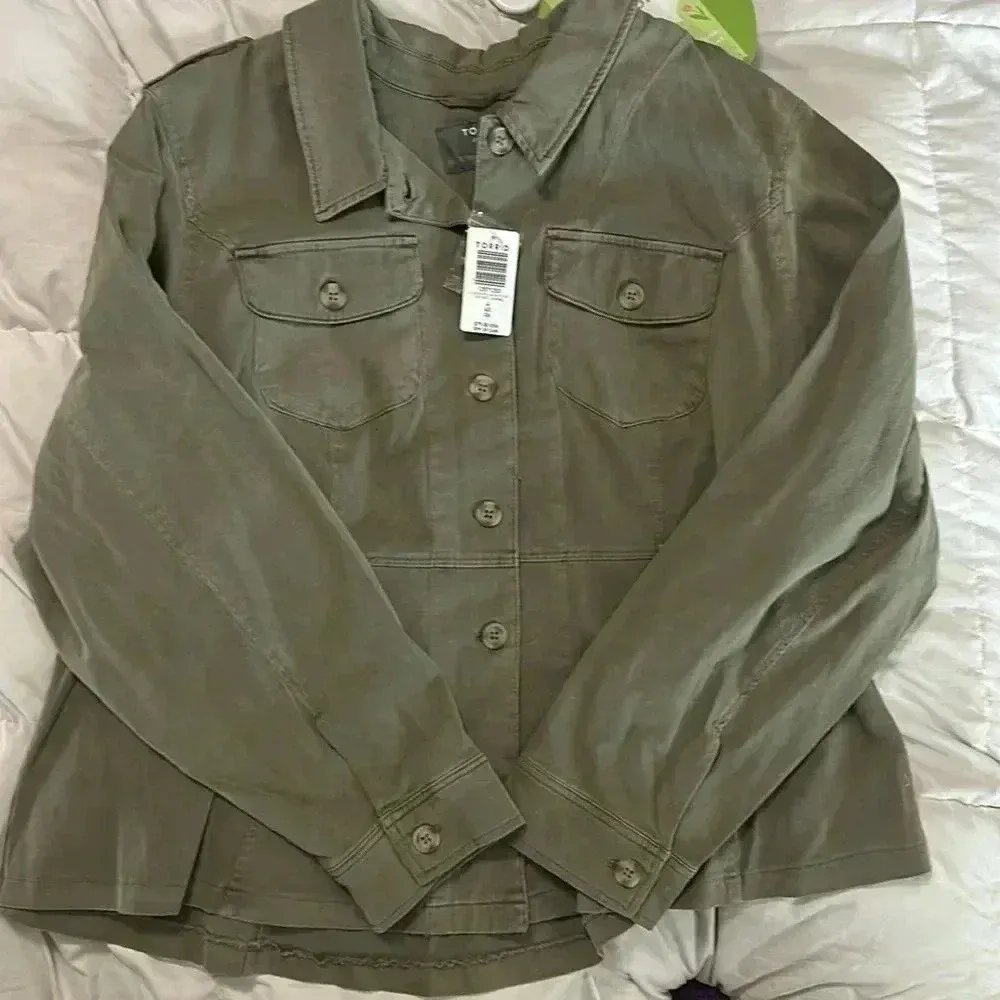 Torrid ‎ women’s button down jacket - Image 5