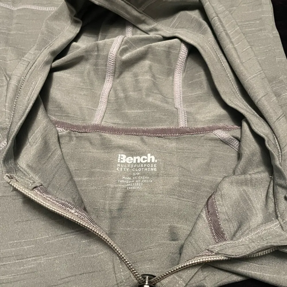 01BW.- Bench Women's Sultry Active Jacket, High Rise Marl. Size Small. - Image 4