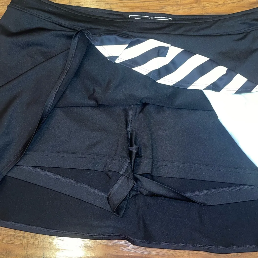Slazenger Black Skirt with White Stripes golf skirt skirt size XL - Image 6