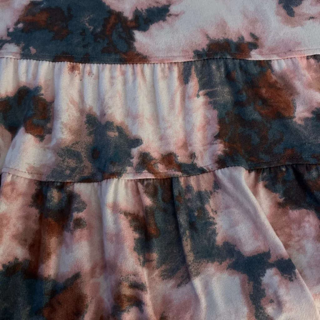 KIM & CAMI Tie Dye Peplum BABY DOLL TIERED Top MED 3/4 Slv Poly Blend EUC Lik Nu Gray - Image 3