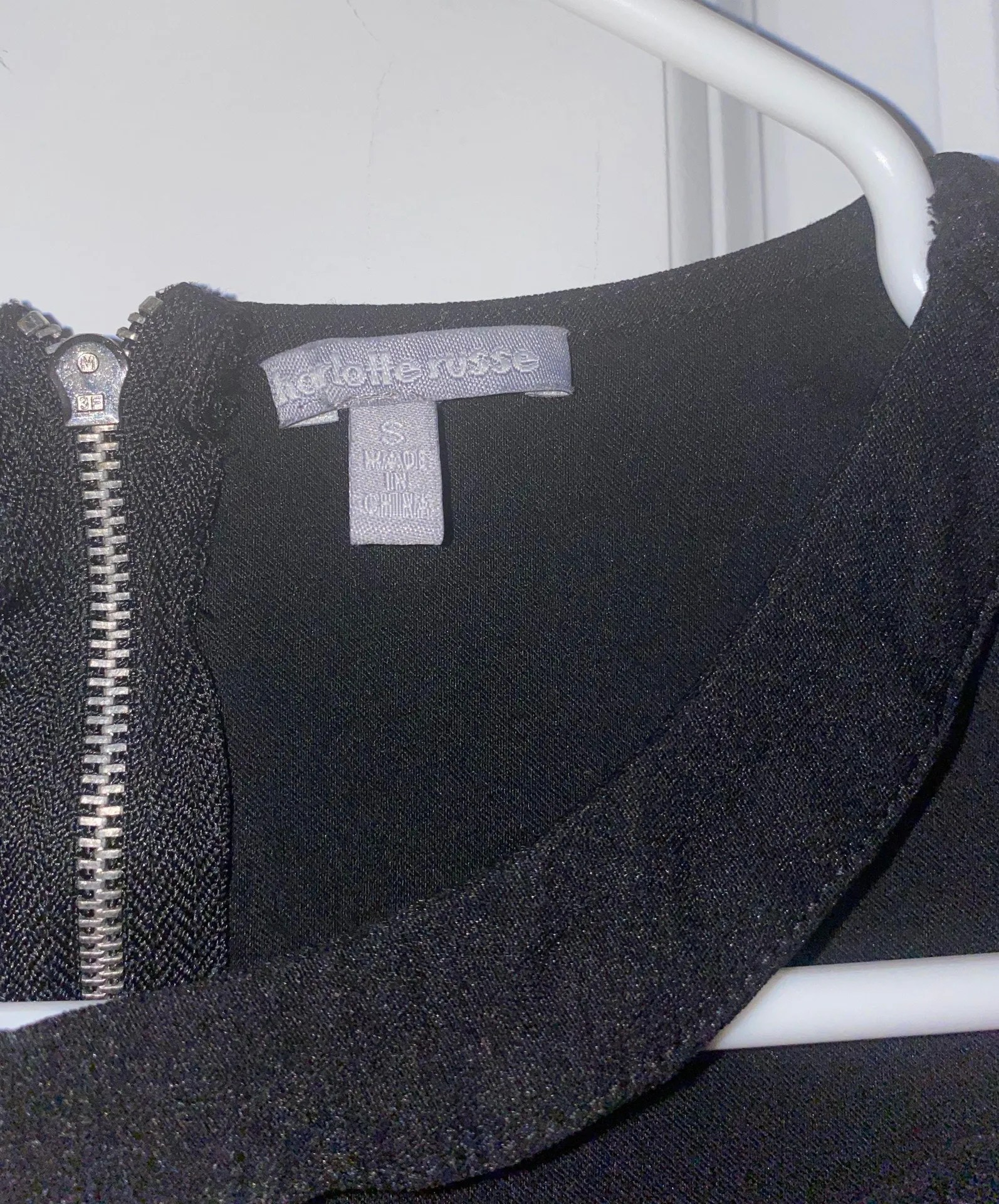 Cropped Zipper Tank Top - Image 4