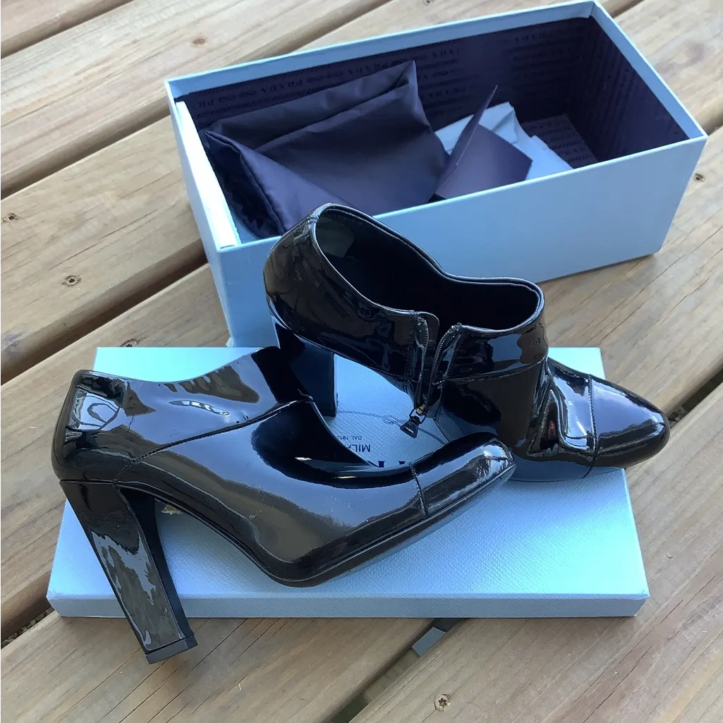 Cute PRADA patent leather booties 🖤🖤 - Image 5